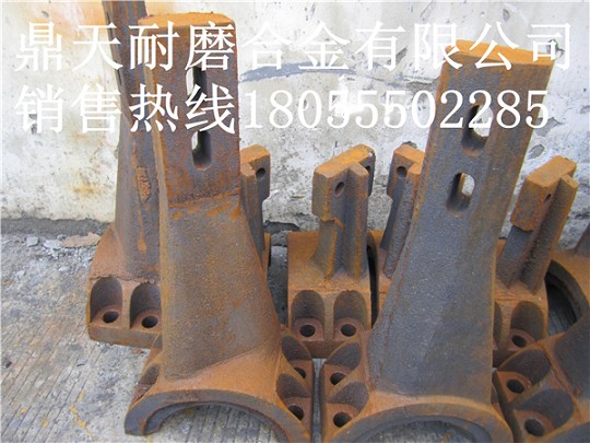 山東圓友750砼攪拌機(jī)弧襯板、中刮刀、側(cè)刮刀熱銷中