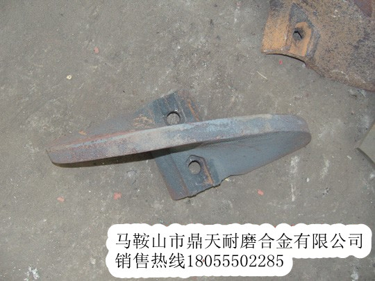 西安筑路攤鋪機(jī)攪籠葉輪、西安筑路護(hù)套、履帶板價(jià)格